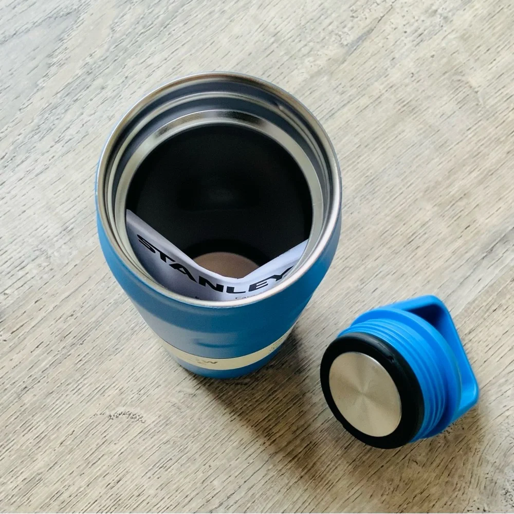 NWT☀️Stanley IceFlow Bottle in Bright Blue 24oz. - Picture 3 of 7